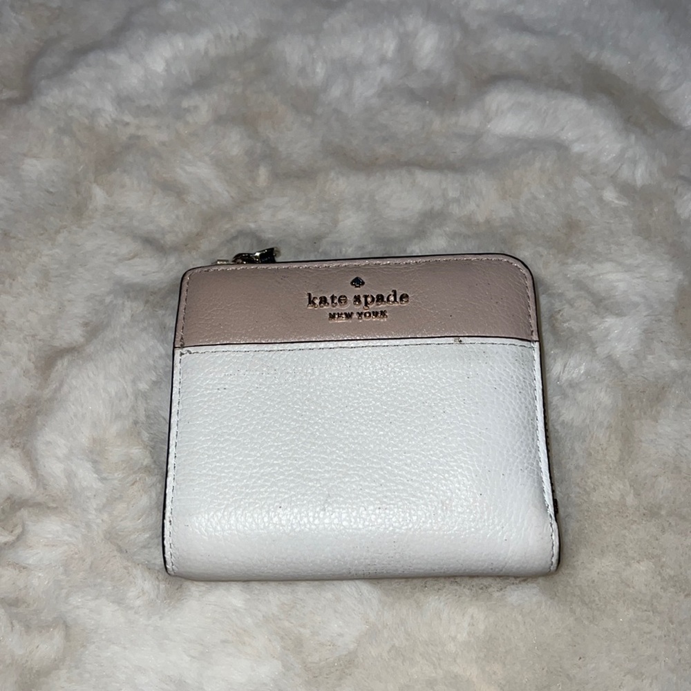 KATE SPEAD TAN AND WHITE WALLET